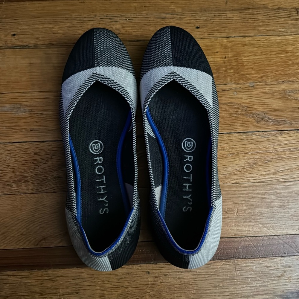 Rothy’s Round Captoe Flats